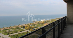 Пәтер 75.86 м² - Лех және Мария Качинский, Batumi, Грузия