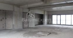 Пәтер 2-комн 173.7 m² - Лех және Мария Качинский, Batumi