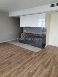 Пәтер 3-комн 74.7 m² - Лех және Мария Качинский, Batumi